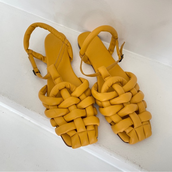 HEREU Shoes - HEREU -- CABERSA DISTRESSED Padded Fisherman Sandal